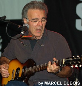 July 3trd, 2007, Montreal Jazz Festival, under a timy tent, an insult to the artist the caliber and construction of Ray B.